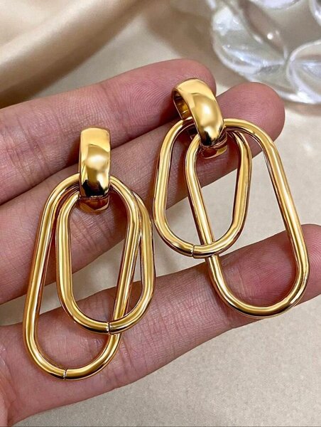 Boucles d'oreilles dorées tendance