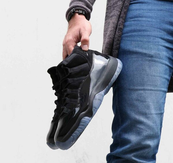 JORDAN 11