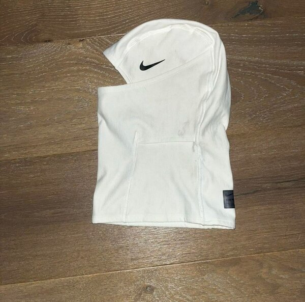 Nike Pro Therma-FIT Hood