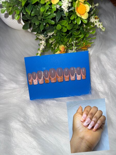 PRESS ON NAILS