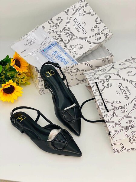 Ladies sandals