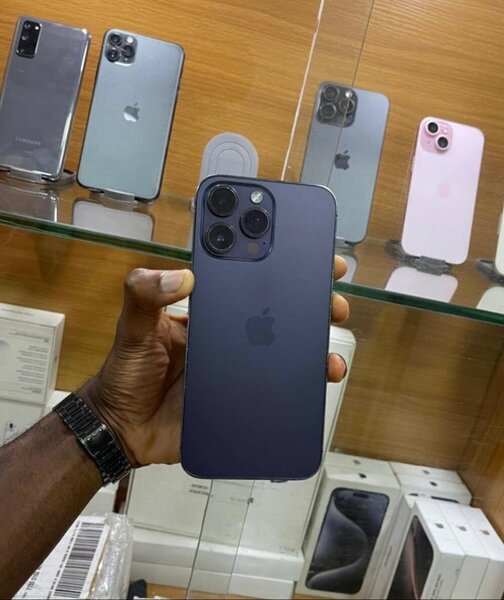 ROGGER IPHONES