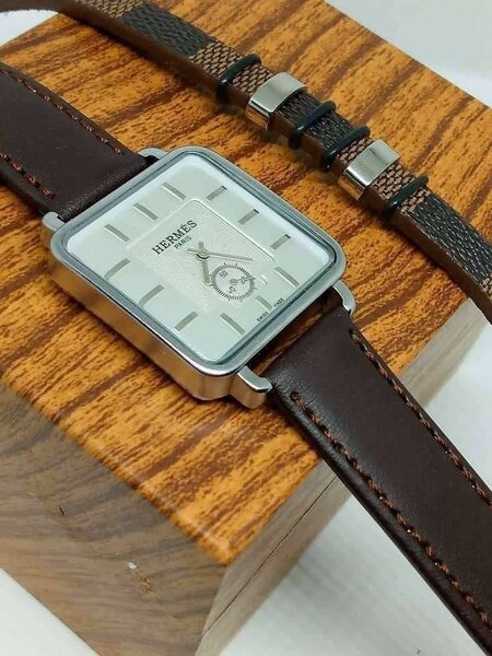 Montre mécanique Hermes, bracelet en cuir