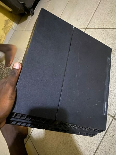 Console Sony PS4 noire