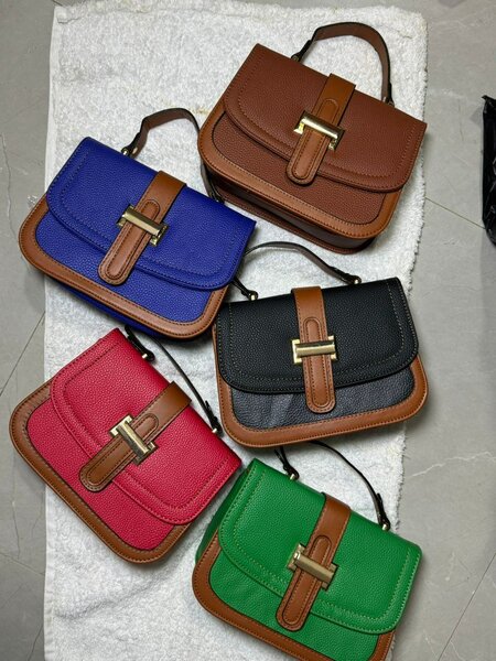 Sac bandoulière en cuir chic