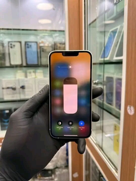 iPhone 13 simple