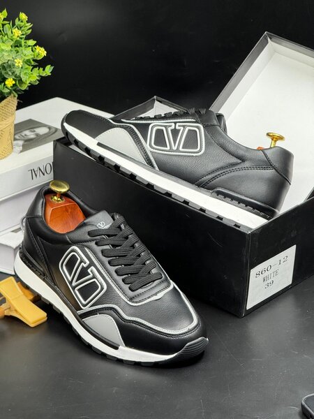 Sneaker Shoe