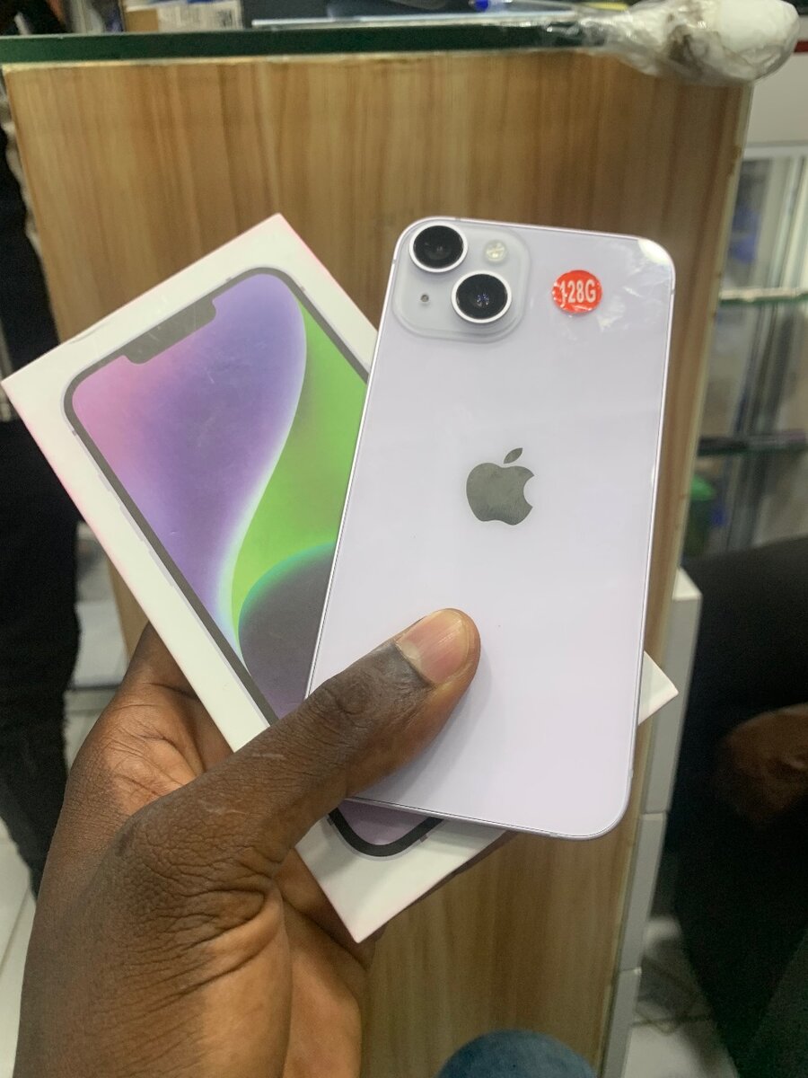 iPhone 14 simple