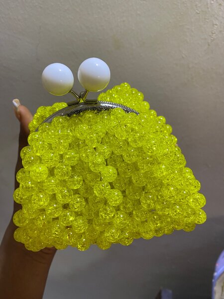 Pochette perles jaune vif