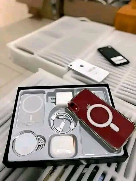 Smartphone rouge 64 Go débloqué