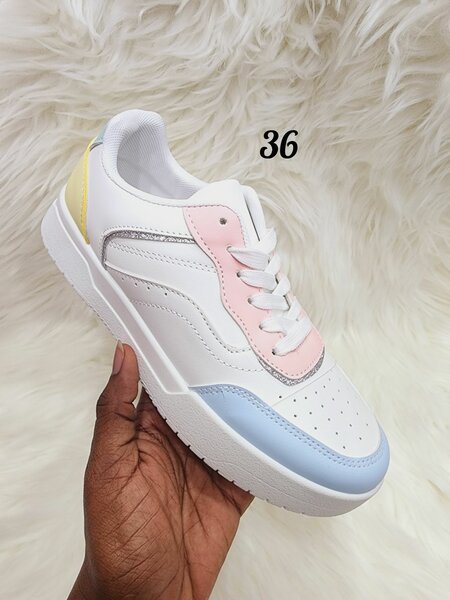 PAIRE DE TENNIS