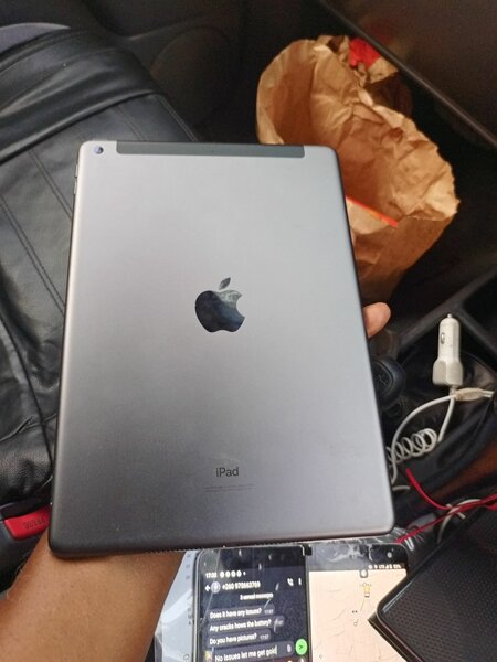Ipad 9 th generation with sim 64 gb