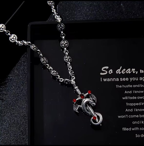 Chaîne avec pendentif