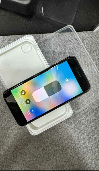 iPhone 8 Noir 64 Go