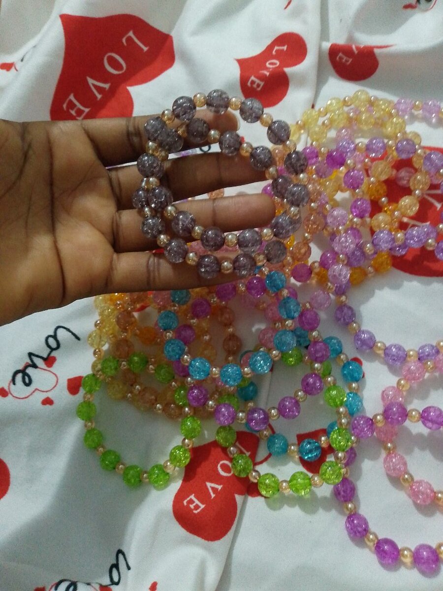 Bracelets en perles colorées
