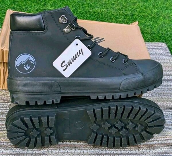 Sunny boots