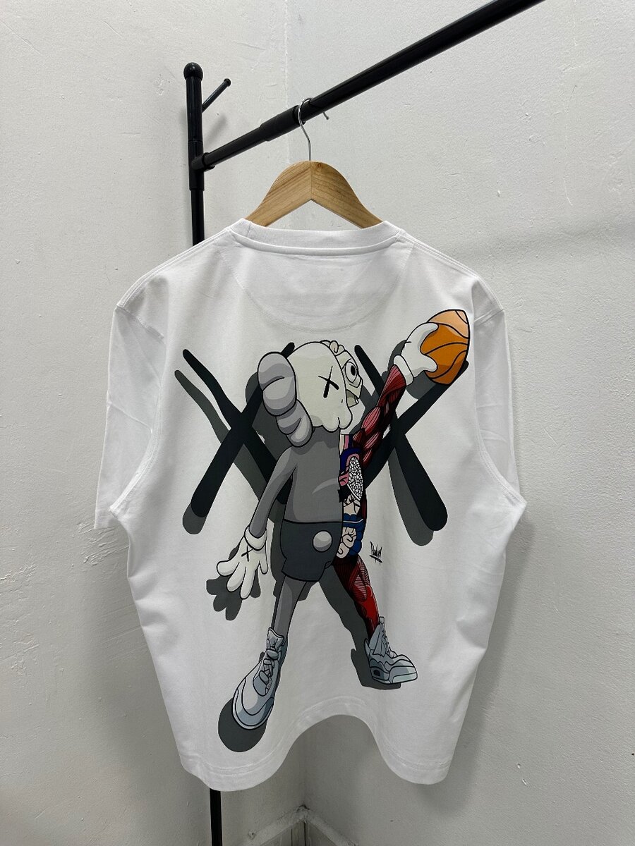 GRAPHICS TSHIRTS