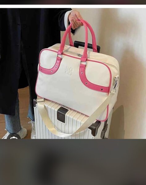 Sac de voyage élégant femme