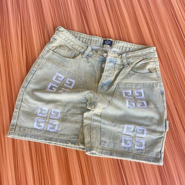 Short Jeans