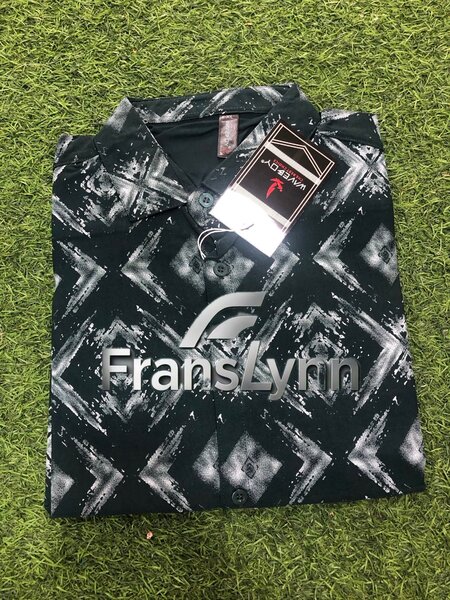 Short sleeve shirt