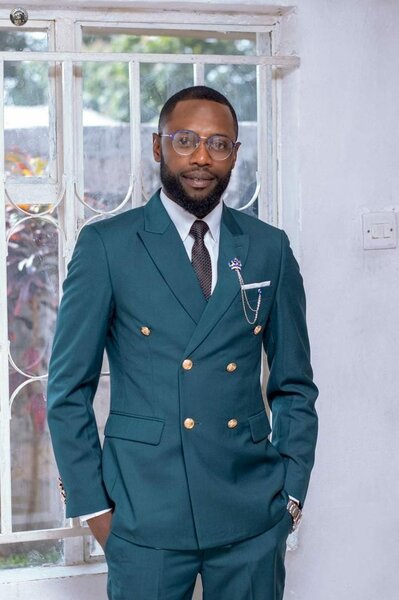 blue men's suit
