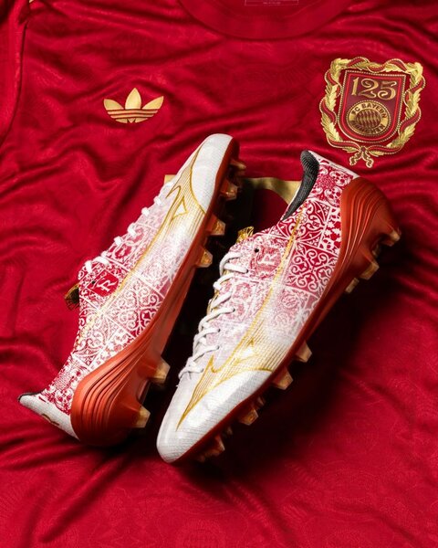 Soccer boots