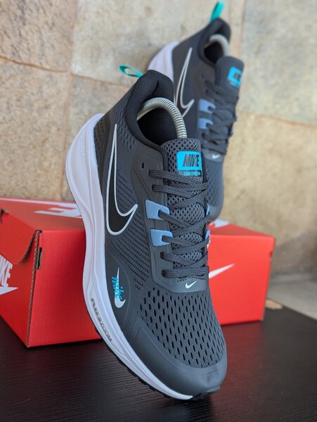 NIKE STRUCTURE