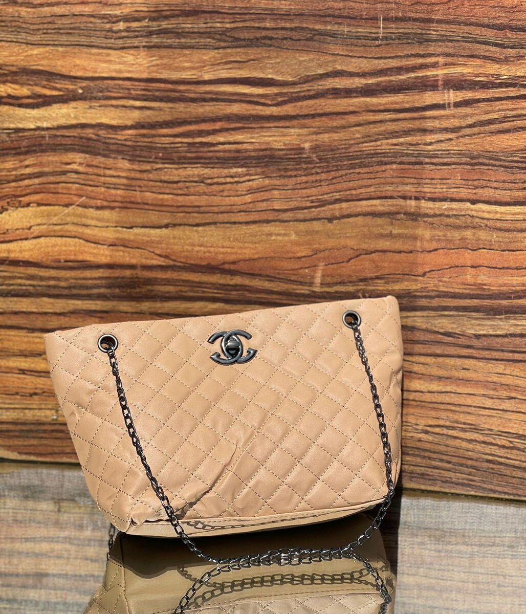 Ladies hand bag