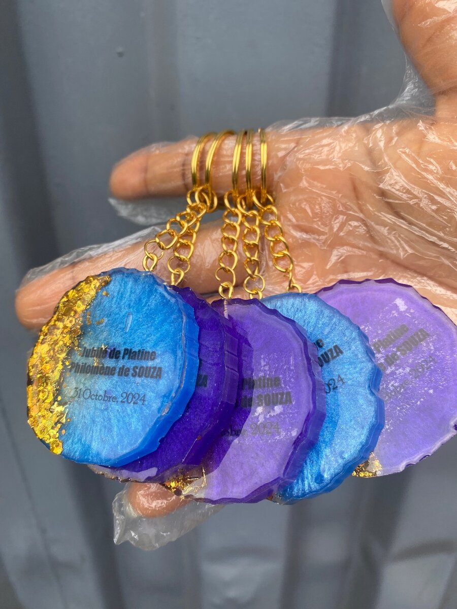 Resin keyholders