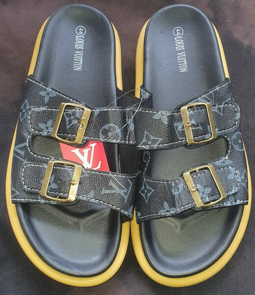 Sandales
