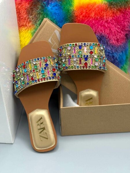 Ladies slippers