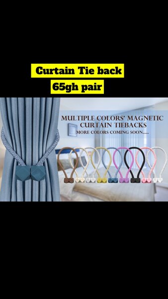 Curtains holder