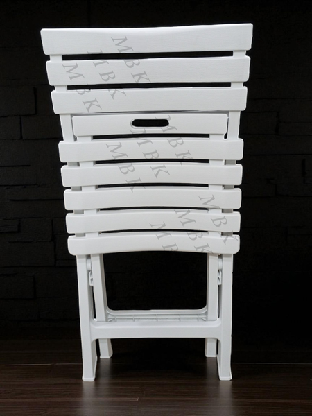 Chaise pliante de jardin blanche