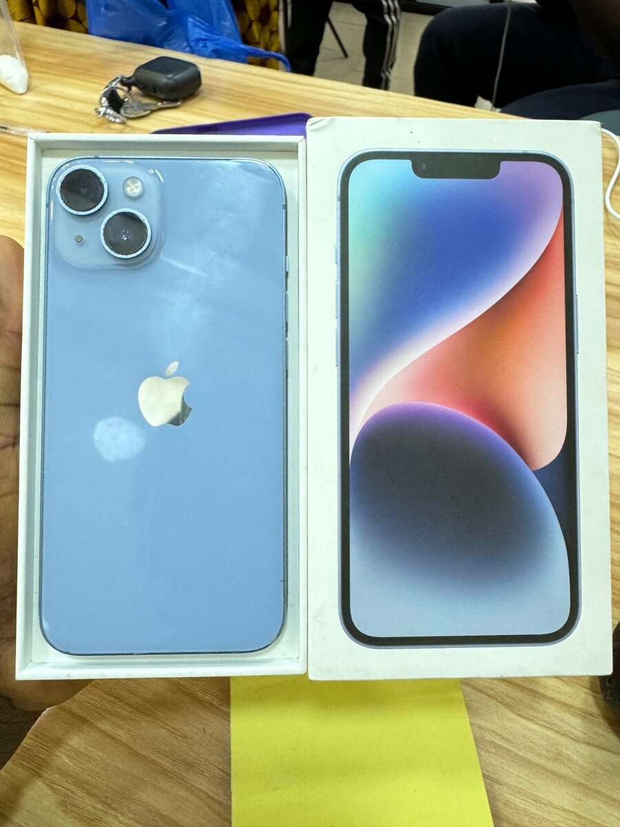 iPhone 14 simple
