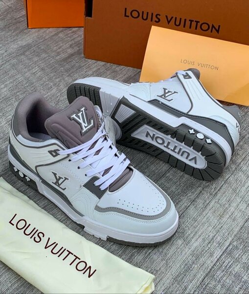 LOUIS VUITTON CLASSIC