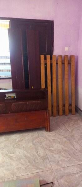Double bed wood frame