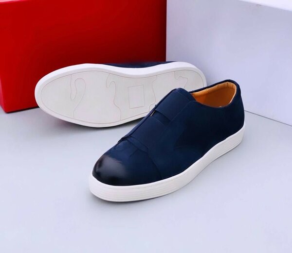 Men's sneakers