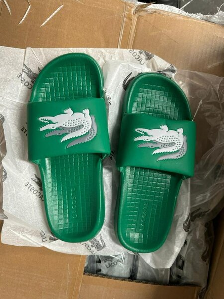 Claquette lacoste