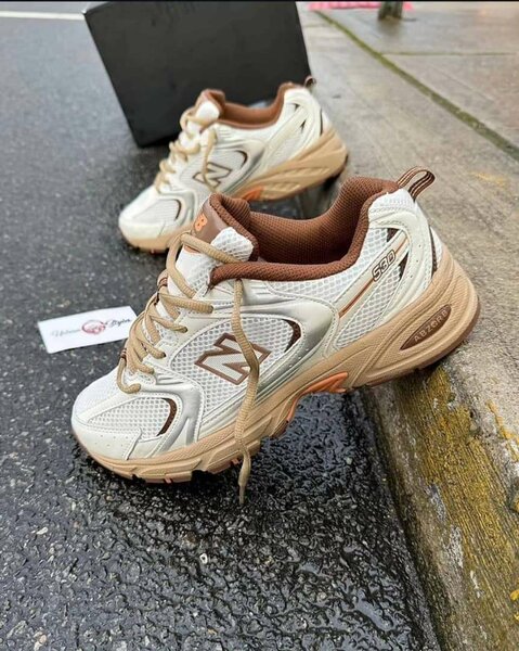 NB Sneakers