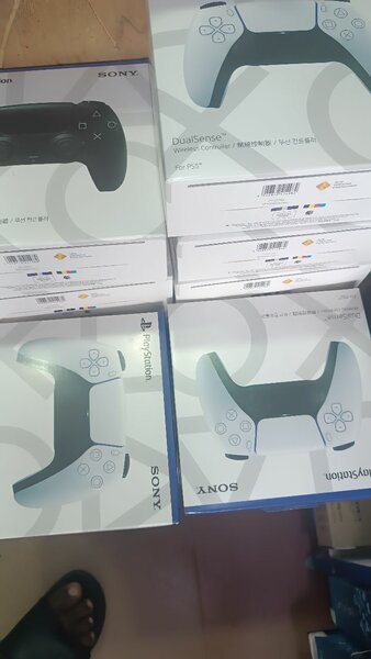 PS5 controller