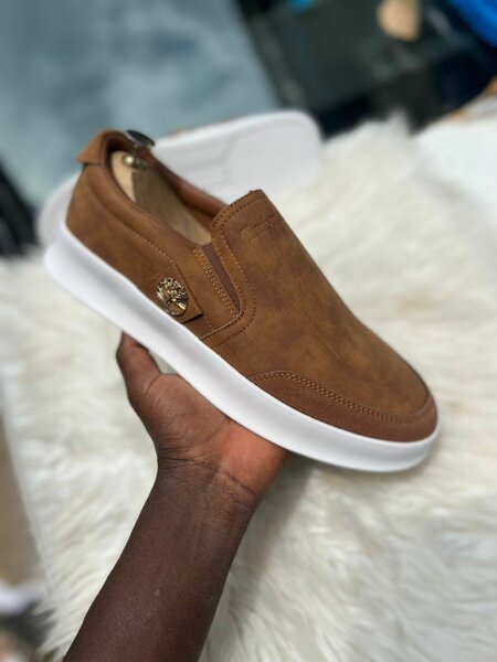 Mocassins en daim élégant homme