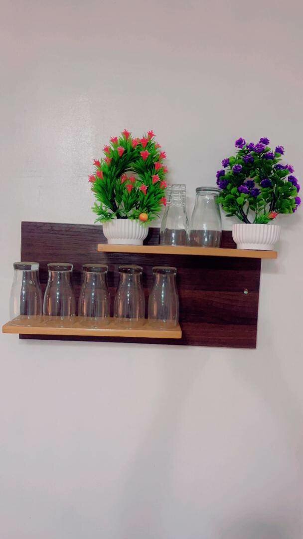 Étagères et objets de décoration