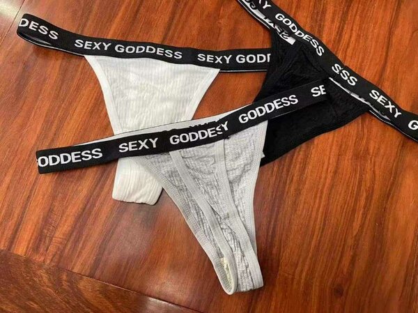 Strings boxer