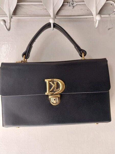 Handheld bag