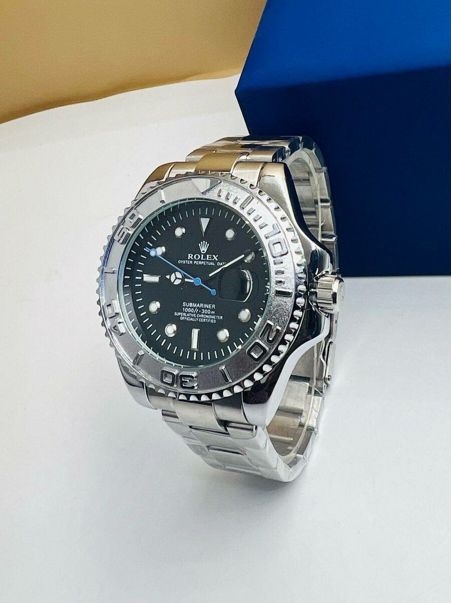 Montre de luxe disponible