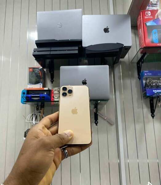 iPhone 11 Pro Max Doré