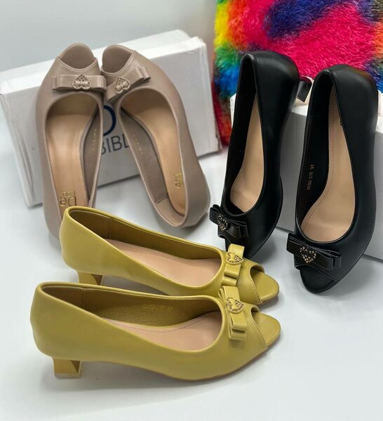 Ladies shoes