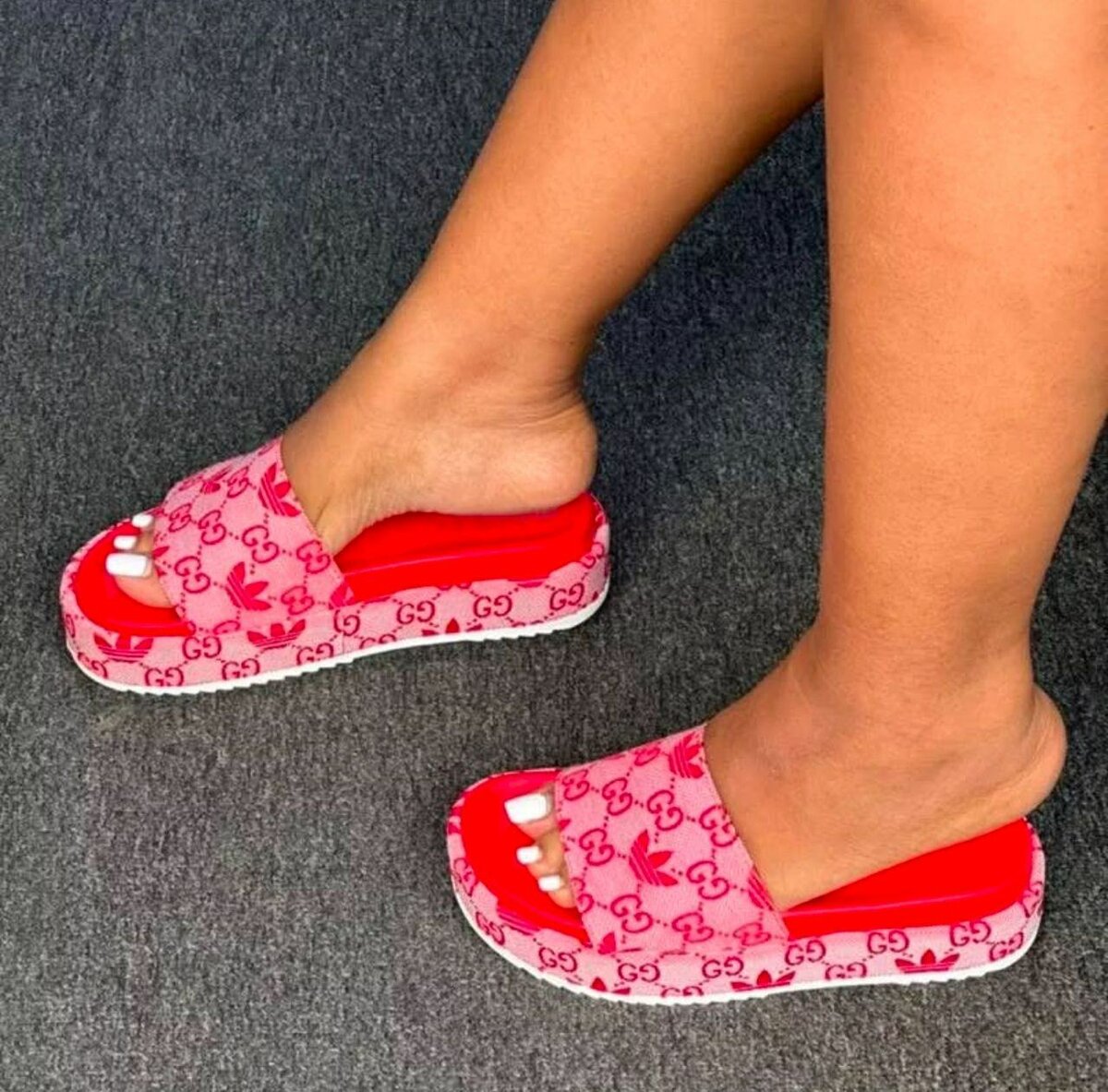Ladies slippers