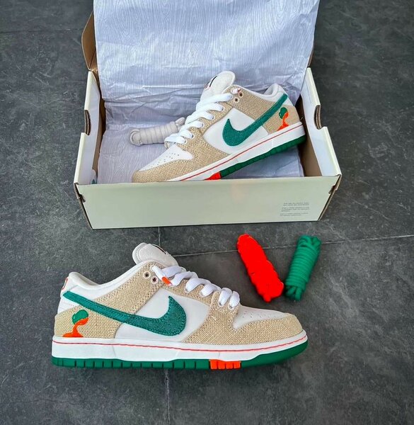 NIKE SB