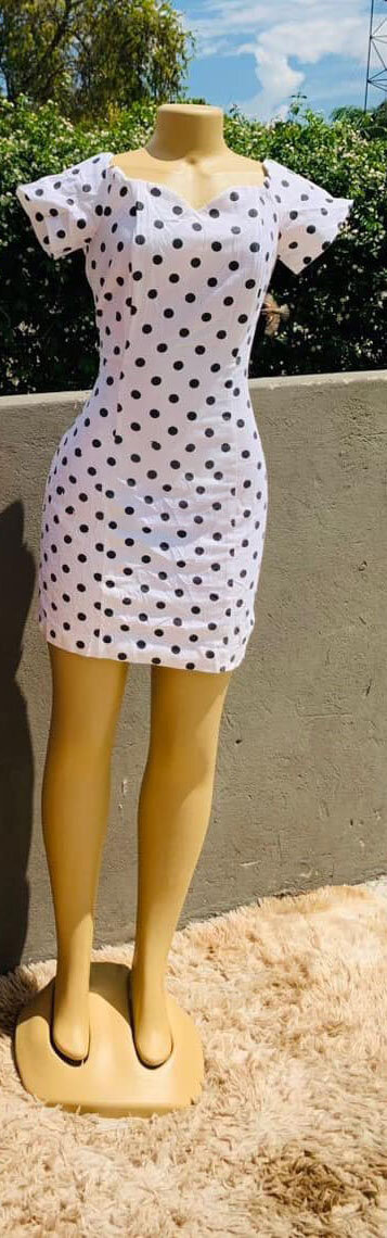 robe à pois-blanc